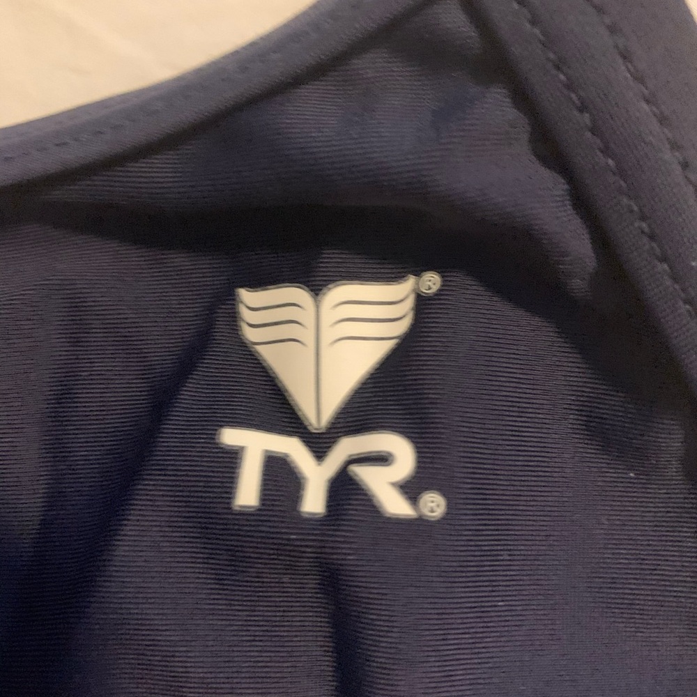 TYR swimsuit with open back - Picture 3 of 3
